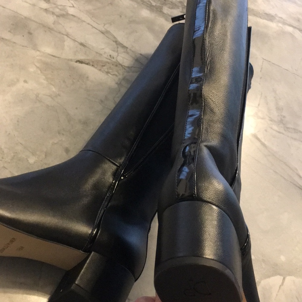 Like new Donald/Pliner Camille Leather Boot - Picture 4 of 12